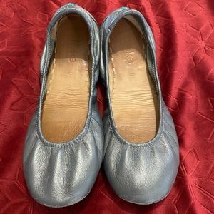 Tieks Size 8 Grey/Silver